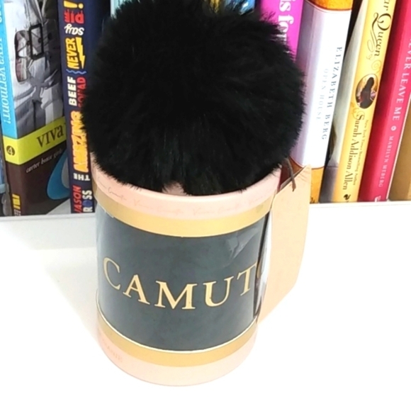 VINCE CAMUTO BLACK RIBBED FAUX FUR POM POM BEANIE STADIUM HAT SIZE OS NWT - Picture 5 of 5